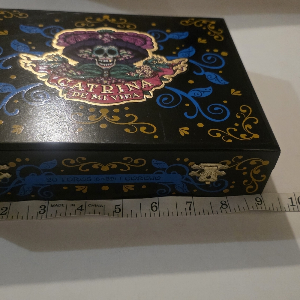 Catrina De Mi Vida Decorative Skull Empty Cigar Box. Amazing Craftmanship! Rare! - Picture 8 of 16